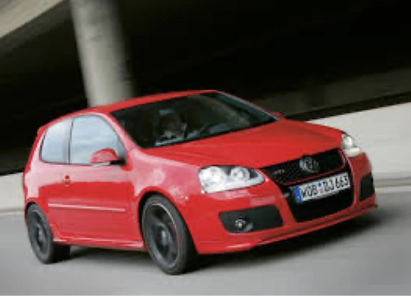 Bild von einem roten VW Golf