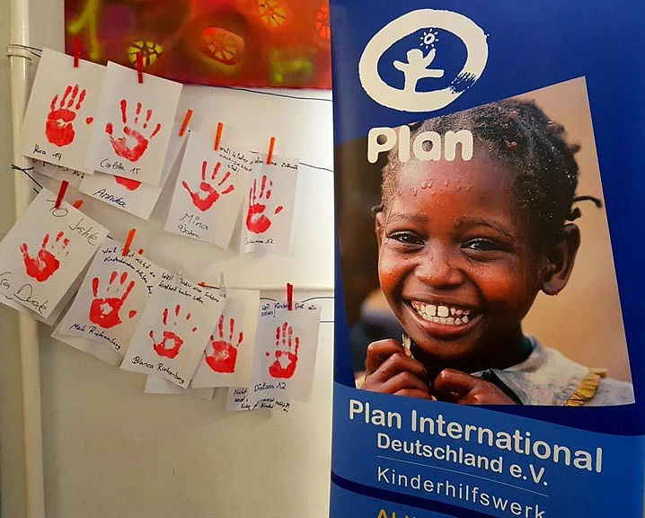 Die Rote-Hand-Aktion von Plan