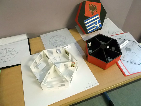 Ausstellung Sechseckh&auml;user 07