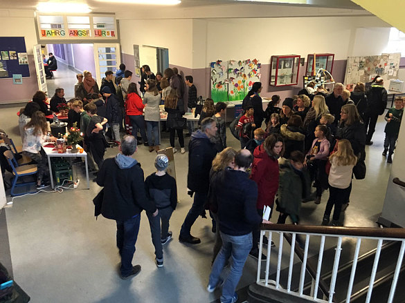 Empfang am Haupteingang