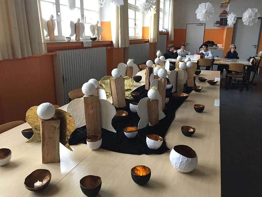 Weihnachtsdeko im Kunstraum